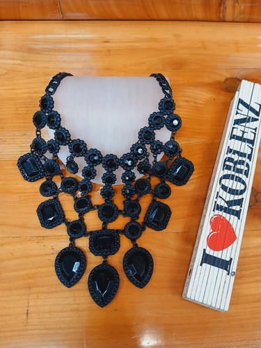 True vintage costume jewelry - true,