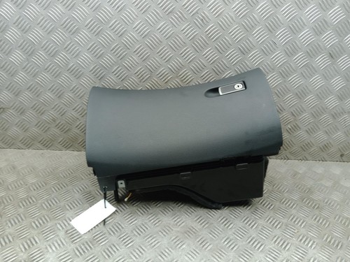 Mercedes class glove box - mercedes,