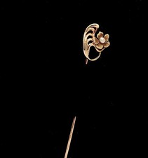 ANTIQUE 10K GOLD FLORAL FORM