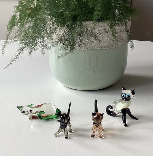 Vintage art glass cat ornament