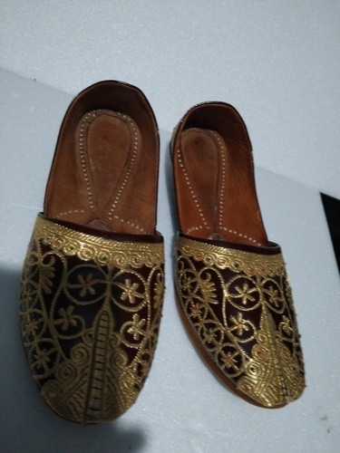 Gold embroidered jutti khussa - embroidered, jutti/khussa