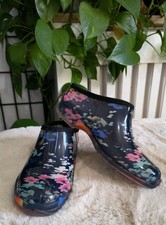 Pavers Blue Floral Pattern Welly Clogs Size 6 Slip-On shoes 