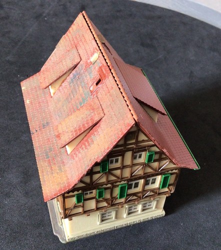 Vollmer gauge building - gauge,