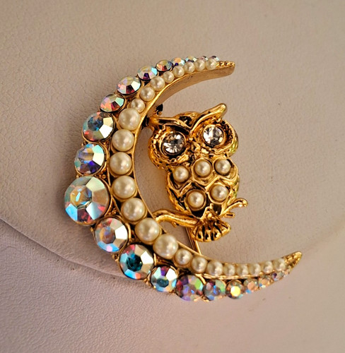 Butler wilson gold tone - &,