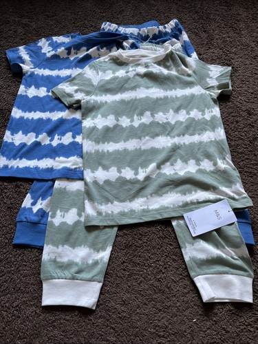 Bnwt boys age - bnwt,