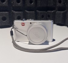 Leica D-Lux 2 Digital Camera Silver + Duracell Charger and Battery
