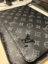 Unattended gift /  LV BAG