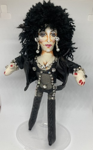 Cher resplendent - resplendent, in