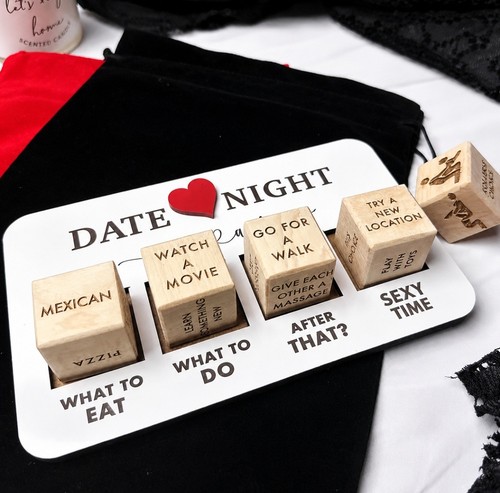 Wooden date night - date, dice