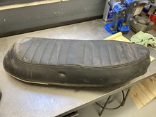 Triumph 650 Seat, Triumph unit