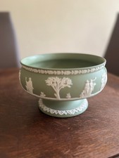 Vtg Wedgwood Jasperware Pedestal Fruit Bowl Celadon Green Sacrifice Figures