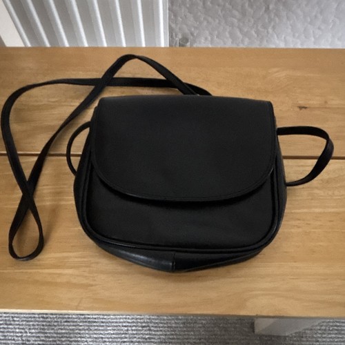 Tula black faux leather - black,