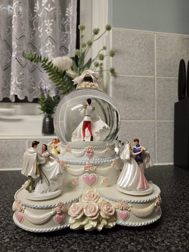 Disney princesses wedding cake - princesses,