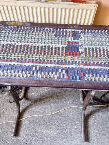 Midas venice 320 analog mixing - midas,