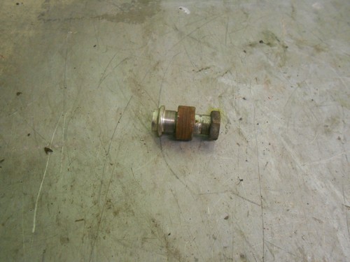 Yamaha 100 sprocet hub - yb,