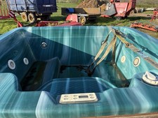 Hot tub with log - hot,