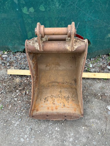 Digger bucket 600mm pin - digger,
