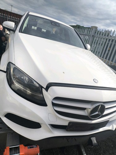 Mercedes class white 1 - c,