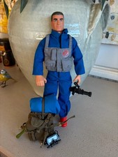 Bundle - Figure and Extras -