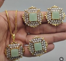4 piece Mint jewellery set 2