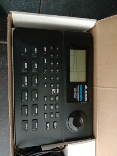 Alesis drum machine - sr-16,