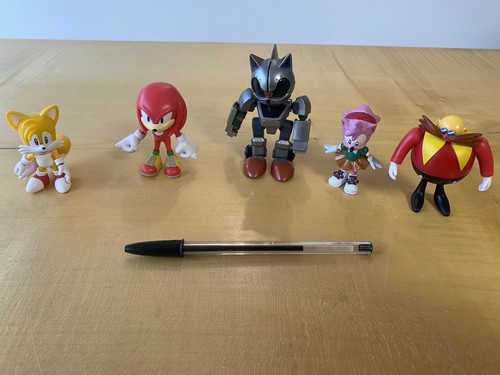 Sonic the hedgehog toy bundle - sonic,