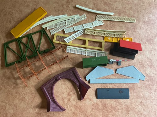 Assorted hornby spares - assorted,