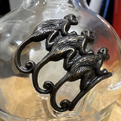 Monkey shoulder whisky bottle - shoulder,