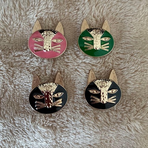 Chanel cat motif - cat,
