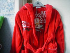 DISNEY STORE HIGH SCHOOL MUSICAL RED DRESSING GOWN AGE 3/4 BRAND NEW RARE