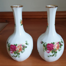 PAIR OF ROYAL ALBERT OLD COUNTRY ROSES BONE CHINA BUD VASES