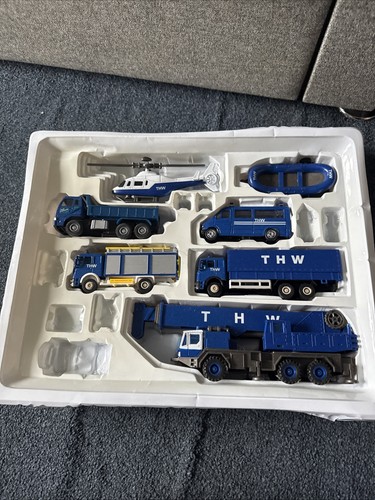 Mega force deluxe die cast - mega,