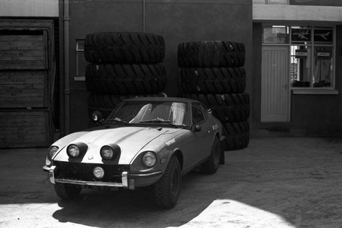 Datsun 240z during the safari - datsun,