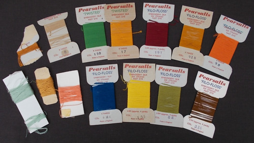 Lot vintage pearsalls - of,