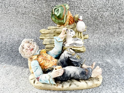 Vintage crouched italy - vintage,