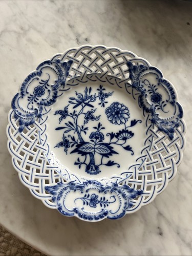 Title antique meissen blue - meissen,