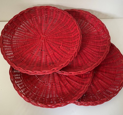 Set red woven wicker - of,