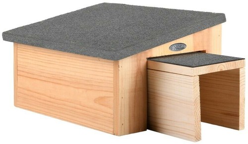 Hedgehog house habitat nesting - habitat,