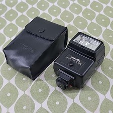 Minolta Auto 200X Hot Shoe Mount Camera Flash Gun In Case Working 
