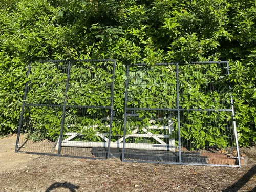 Black security gates 8m - black,