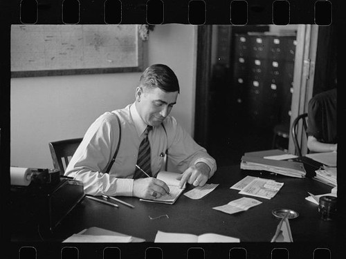 Photo office man desk writing - photo:office,