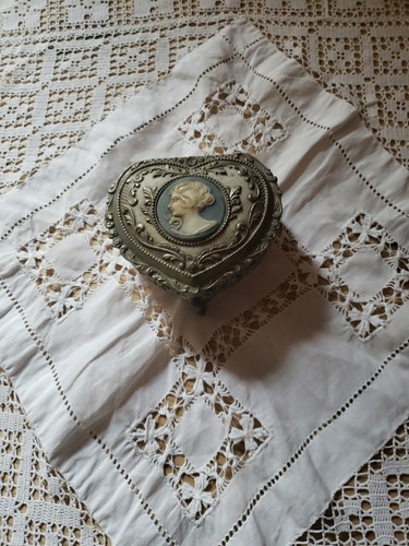 Vintage heat shaped trinket - vintage,