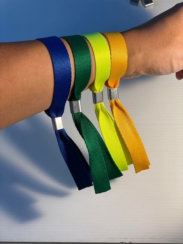 Color wristbands with - 10,
