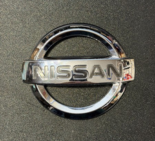 NISSAN - VINTAGE  CAR BADGE /