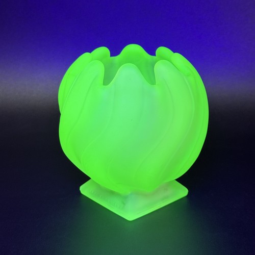Vintage green uranium - vintage, glass