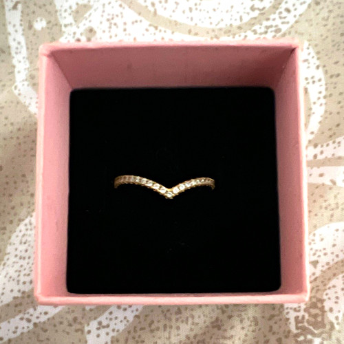 Pandora yellow gold shaped - gold, v-shaped
