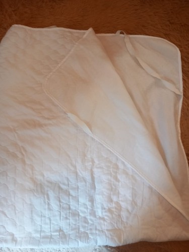 Single bed mattress - single, protector