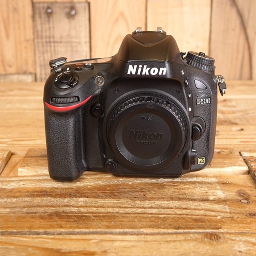 Used nikon d600 - used,