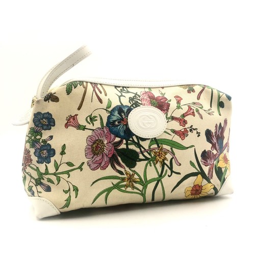 Good condition gucci flora - good,