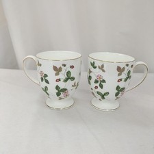 Wedgwood Wild Strawberry Pair
